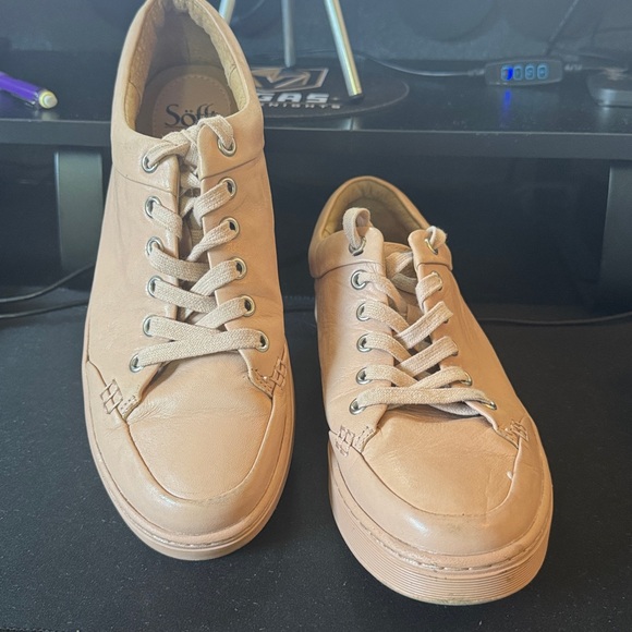 Söfft Tan Leather Sneakers - Picture 1 of 6